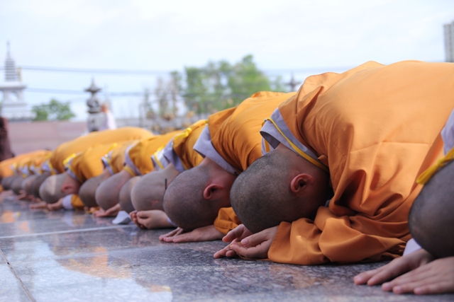 Nguyện xuất gia rồi đổi ý, liệu có mang tội?